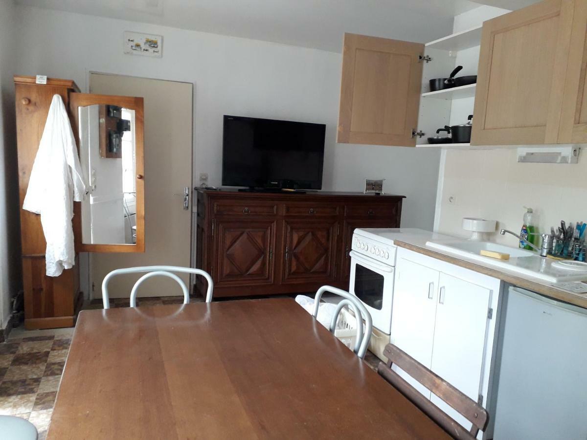 Maison Plain Pied, 2 Chambres, Longere Typique , Fraiche, Dans Bourg Avec Tous Commerces Luçay-le-Mâle Exterior foto